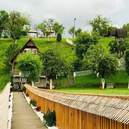 La Domnita Nu Avem Locuri Pentru Sarbatori Affittacamere Poienile Izei